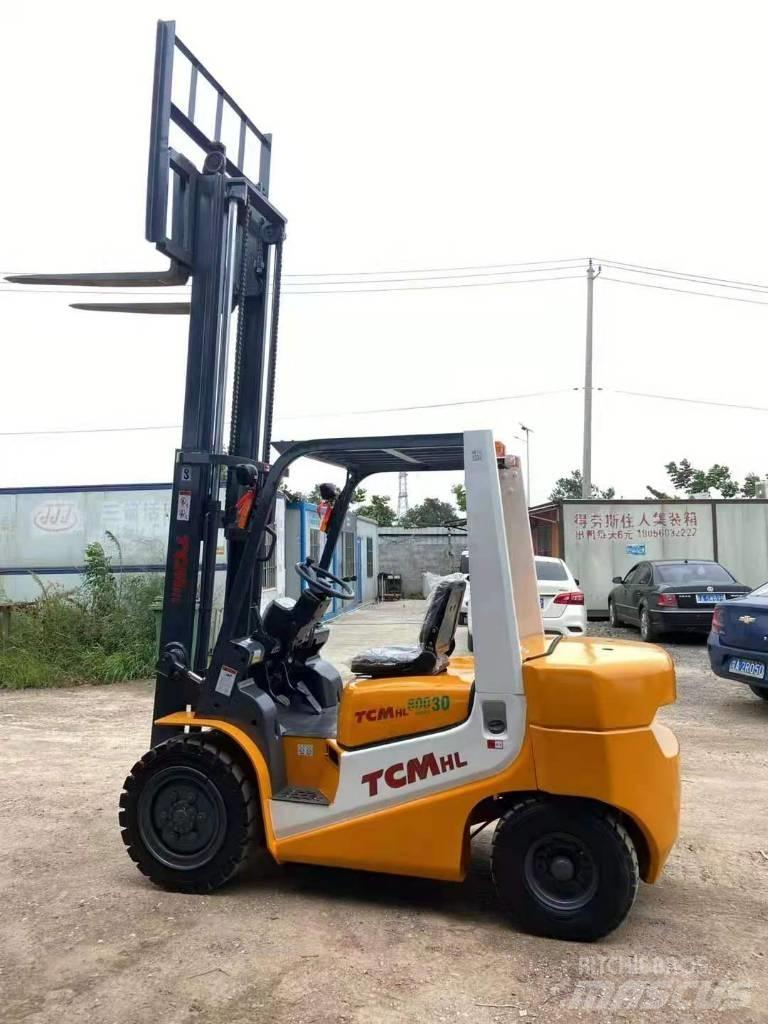 TCM FD 30 Diesel trucks