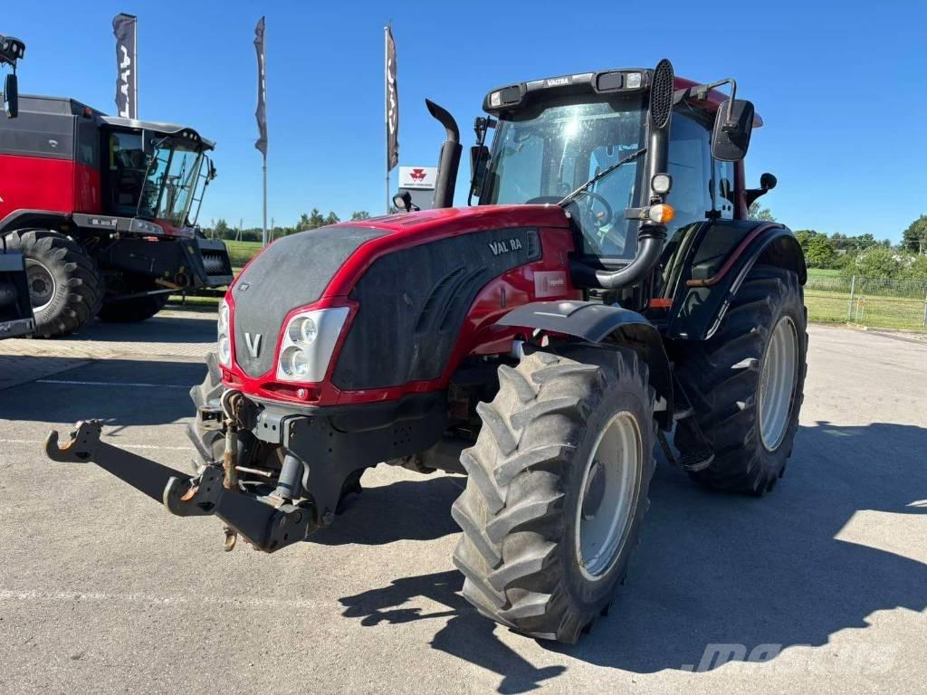 Valtra T 193 Tractors
