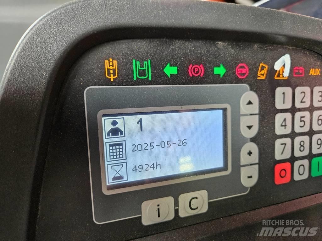 BT RR E 160 Reach trucks