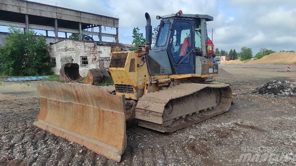 Komatsu D41P-6 Crawler dozers