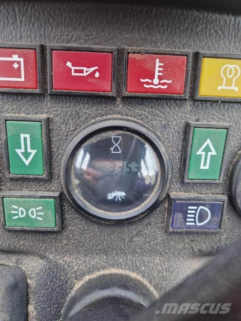 GiANT G 2500 HD Wheel loaders