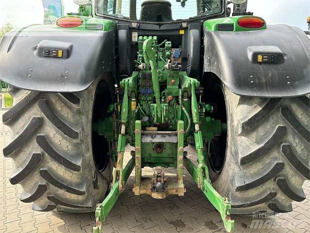 John Deere 6215 r Tractors