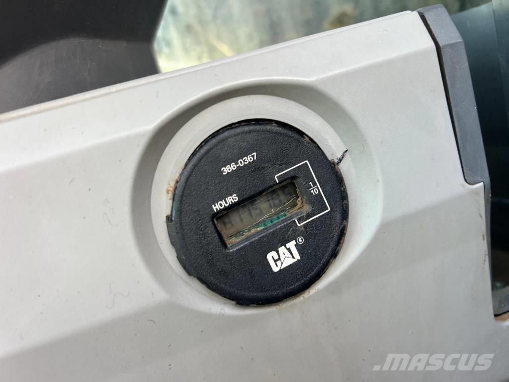 CAT 390 F L Crawler excavators