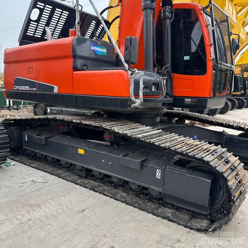 Doosan DX225LC-9 Crawler excavators