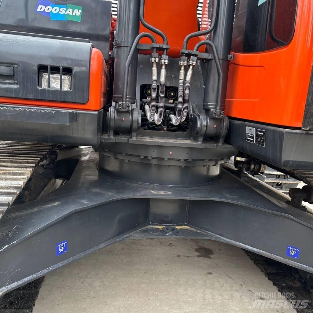 Doosan DX225LC-9 Crawler excavators