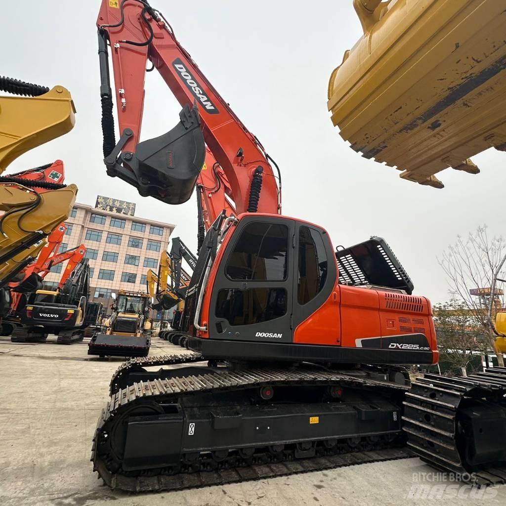 Doosan DX225LC-9 Crawler excavators