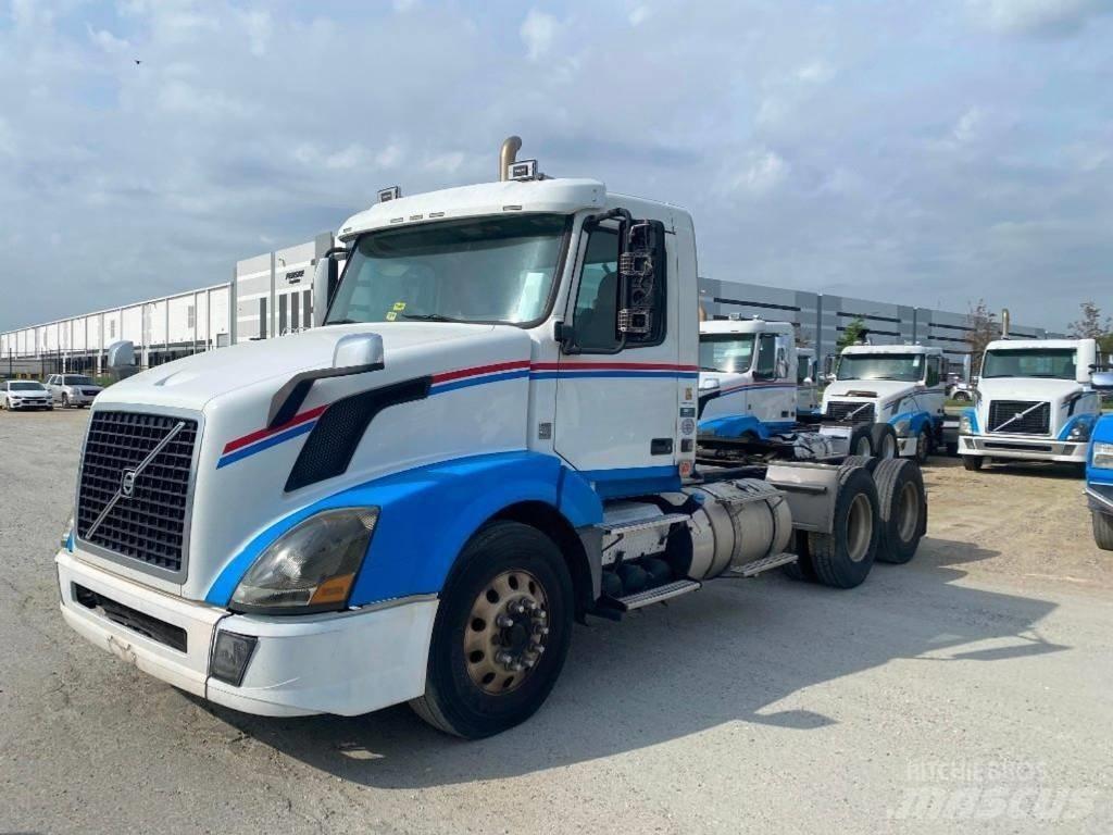 Volvo VNL Tractor Units