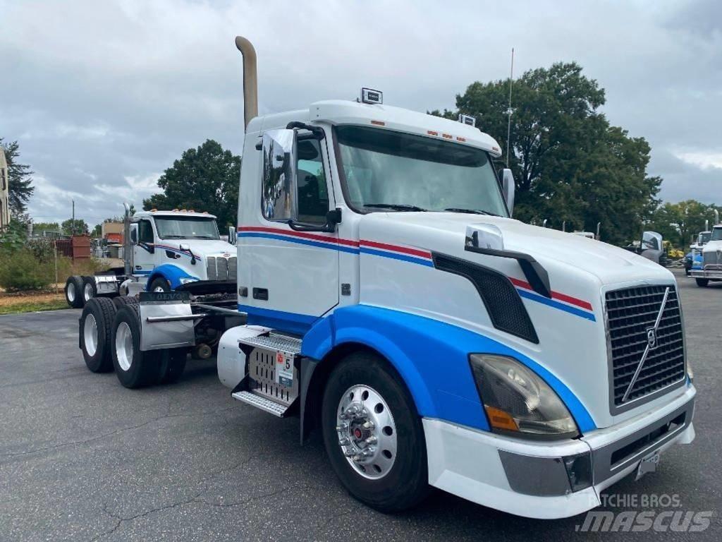 Volvo VNL Tractor Units