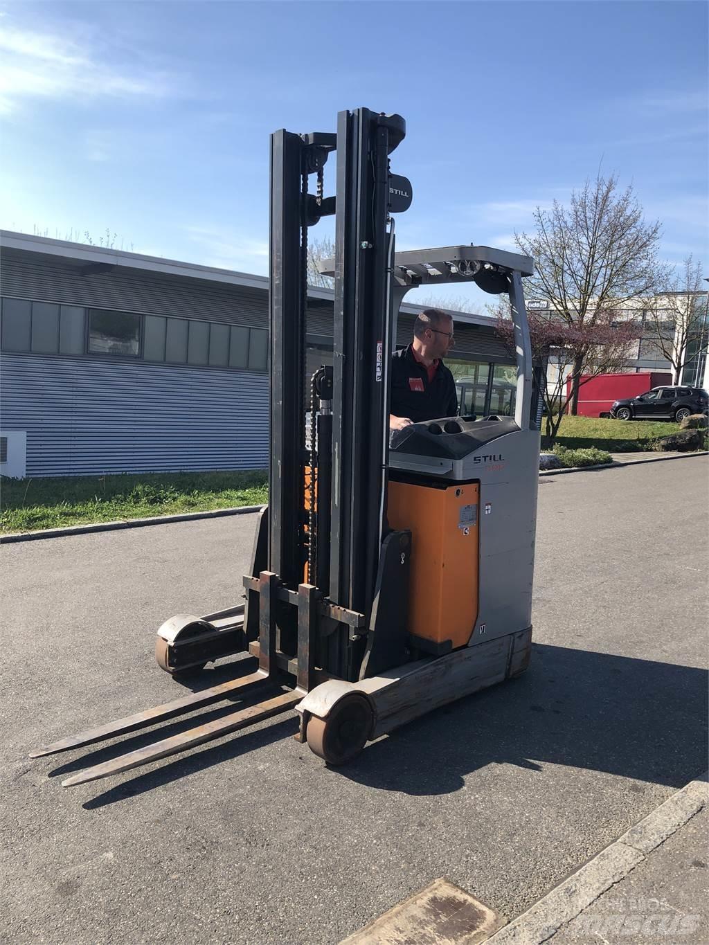 Still FM-X10 Reach trucks