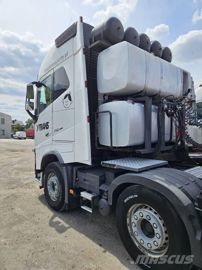 Volvo FH16 750KM 8x4 Tractor Units