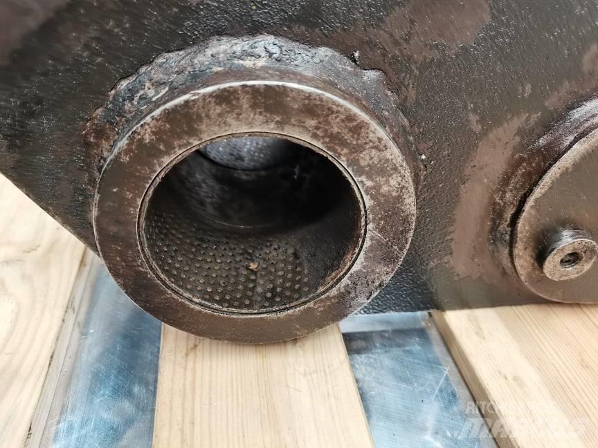 CAT TH 407 {Kiwak} Booms and arms