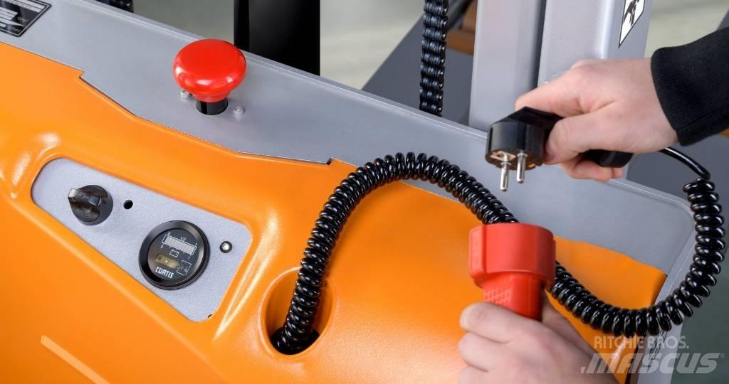 Still ECV10 Pedestrian stacker