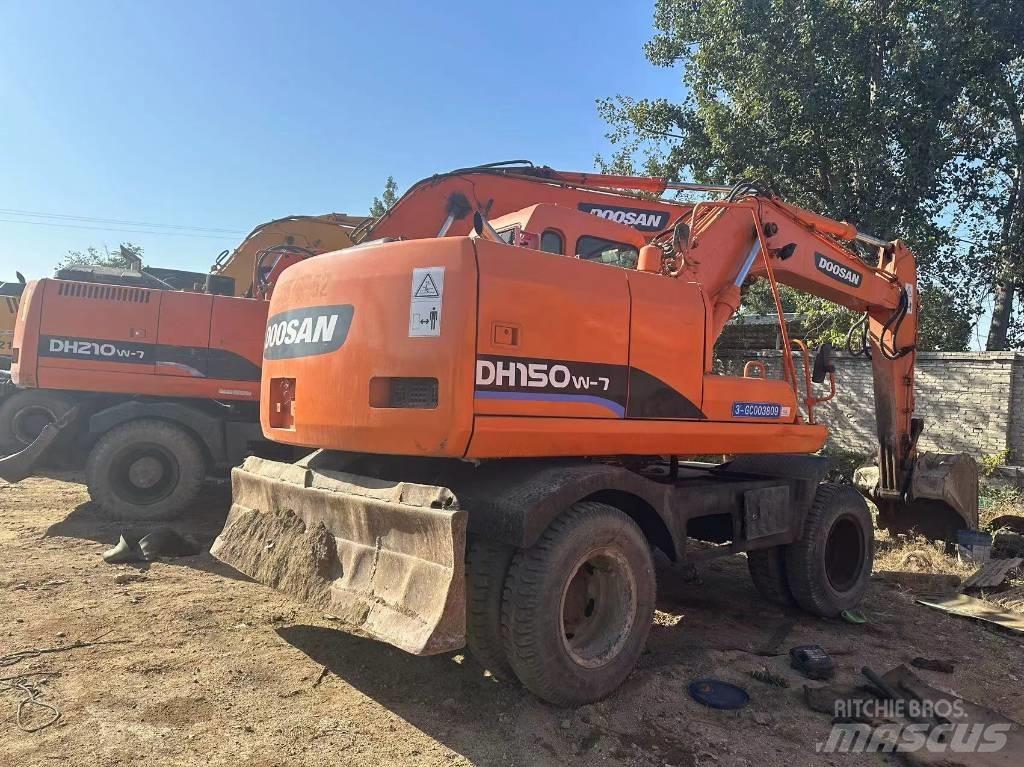 Doosan DH 210 W Wheeled excavators