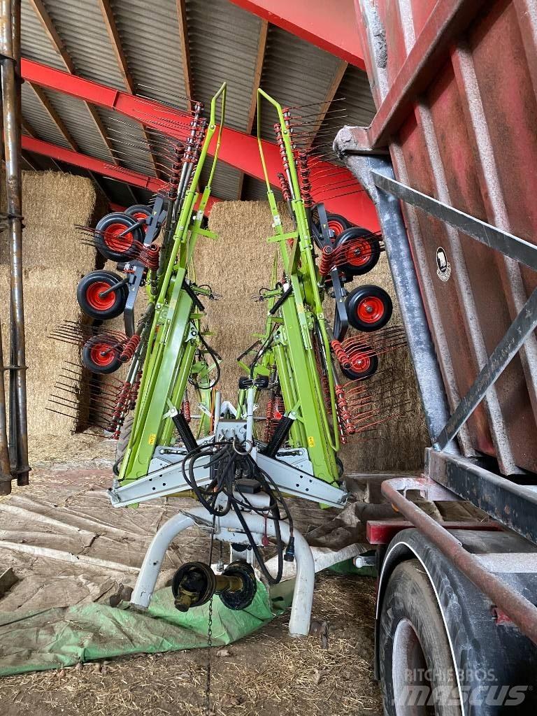 CLAAS Liner 3600 Rakes and tedders