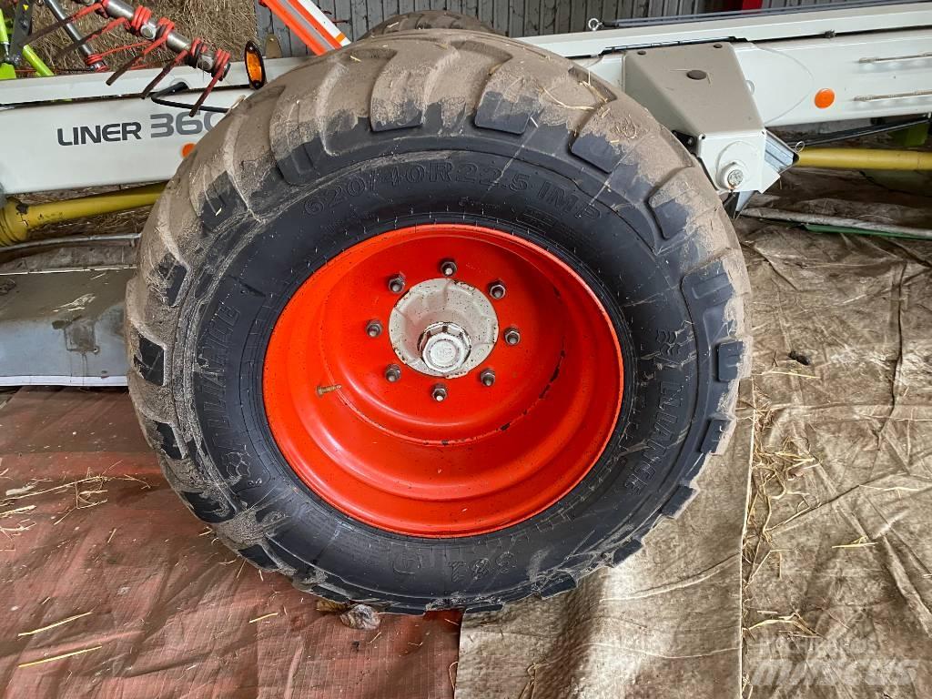 CLAAS Liner 3600 Rakes and tedders