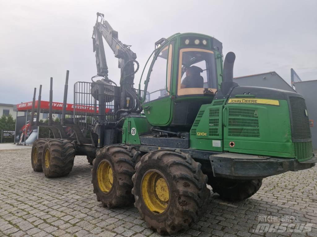 John Deere 1210 E Forwarders