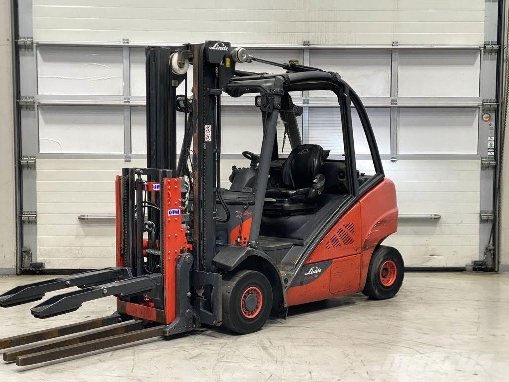 Linde H25D-02 Diesel trucks