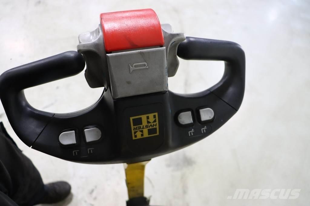 Hyster S1.4 ILAC Pedestrian stacker