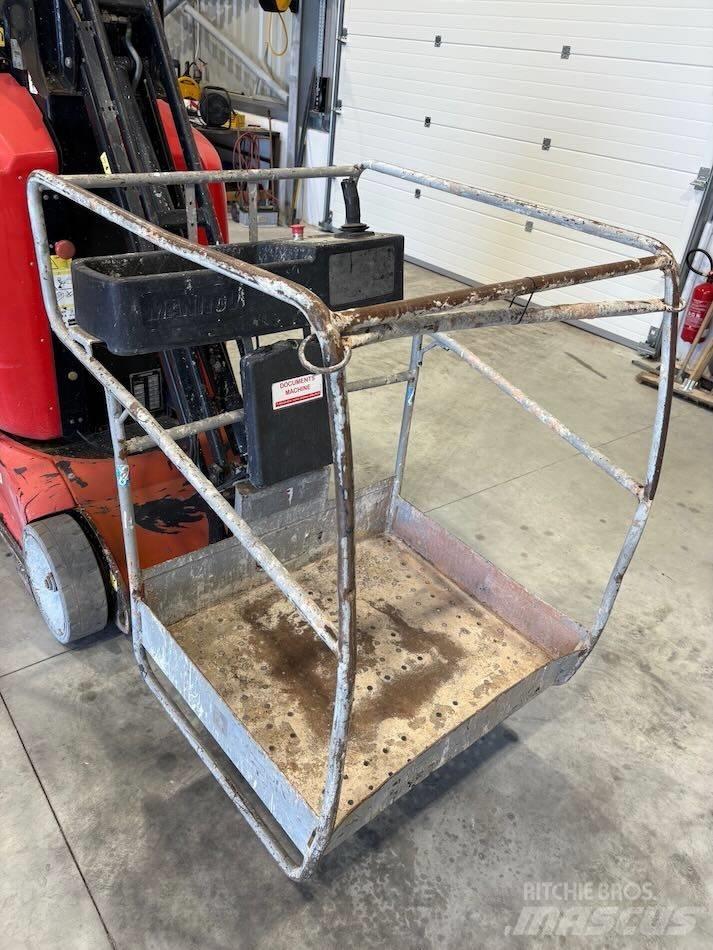 Manitou 100 VJR Vertical mast lifts