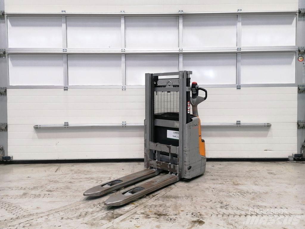 Still EXV10 Pedestrian stacker