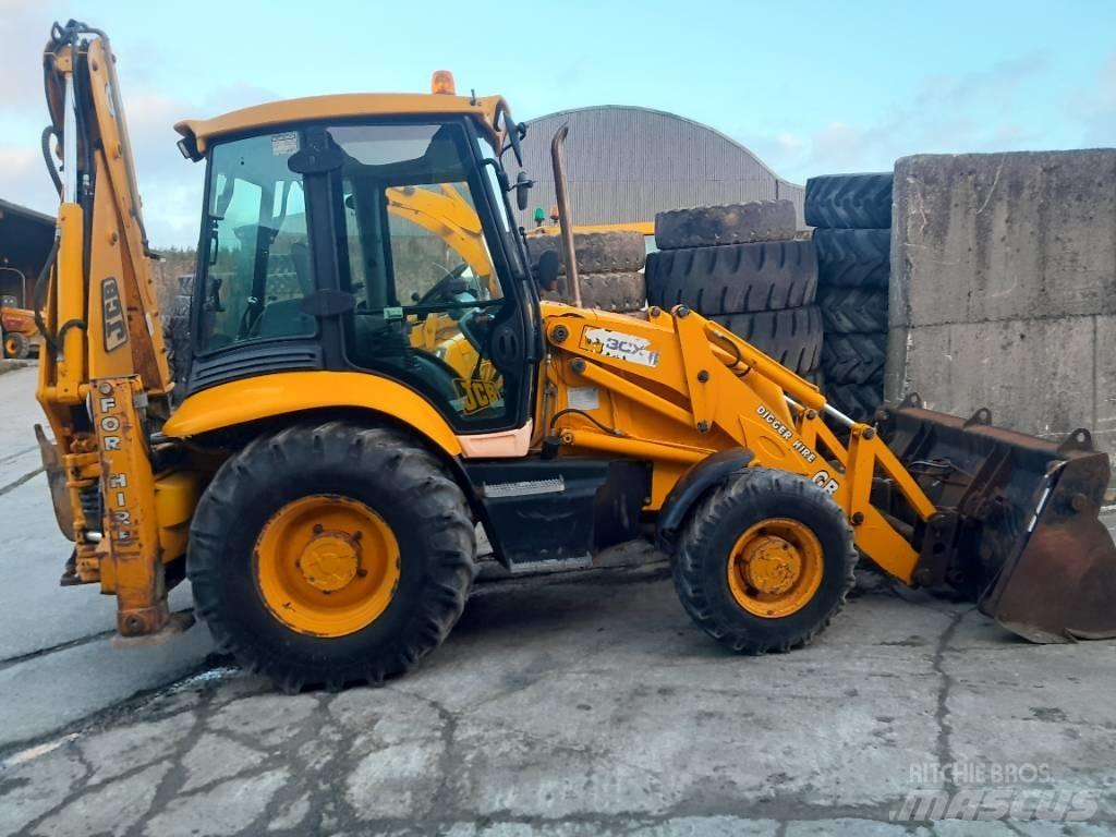 JCB 3 CX Backhoe loaders