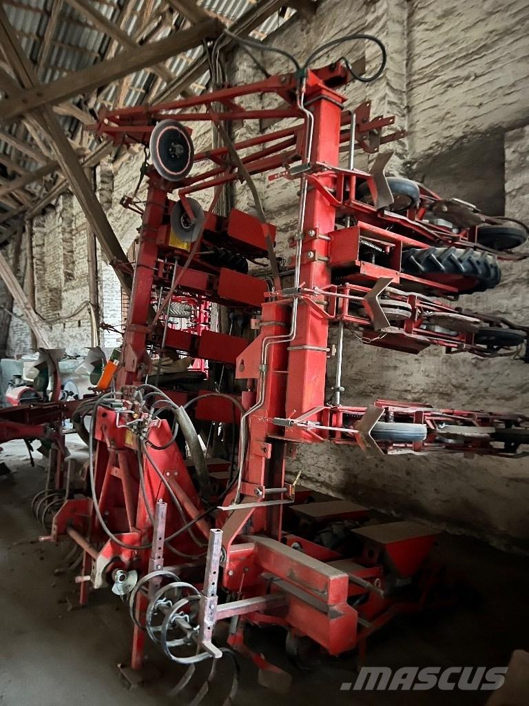 Becker 12 R Precision sowing machines