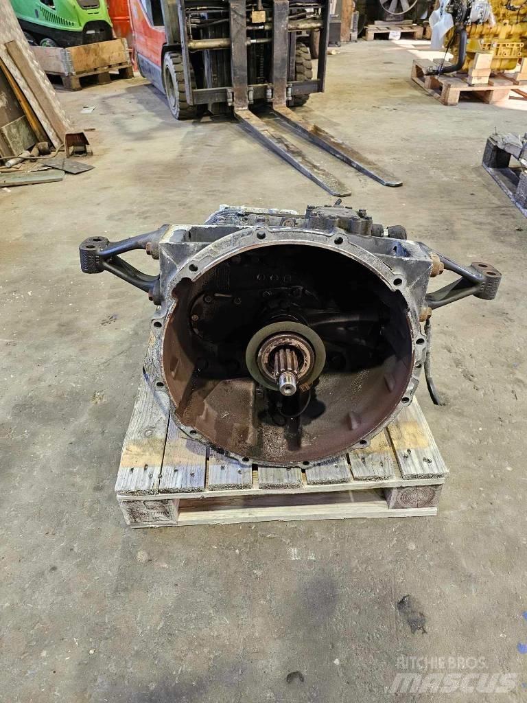 ZF 6S 850 Transmission