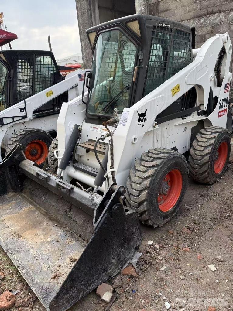 Bobcat S 300 Skid steer loaders
