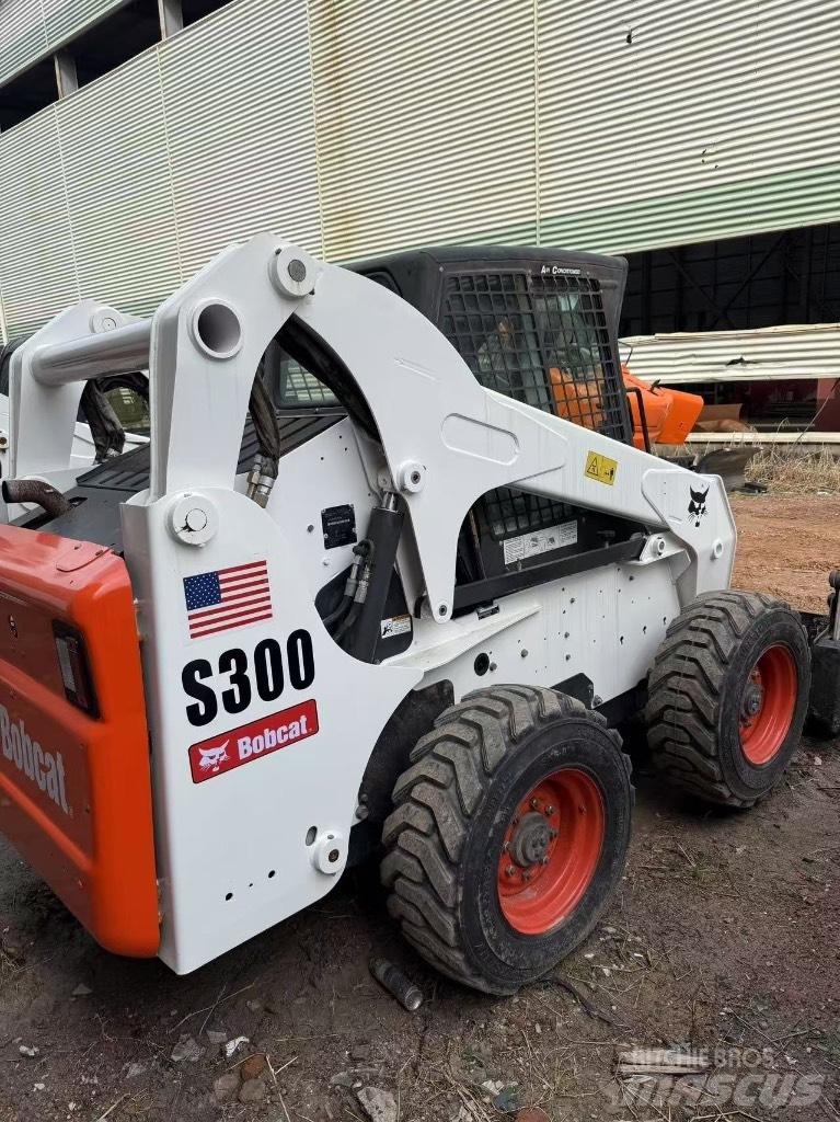 Bobcat S 300 Skid steer loaders