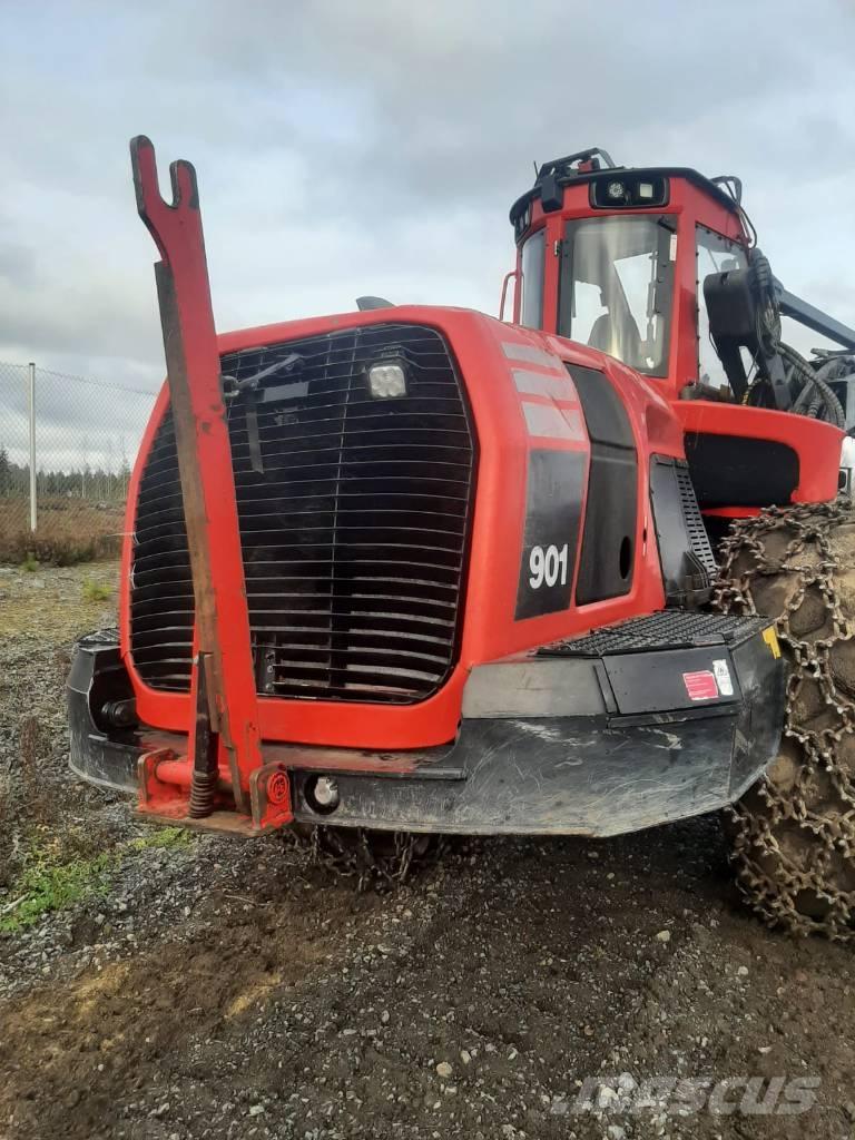 Komatsu 901 Harvesters