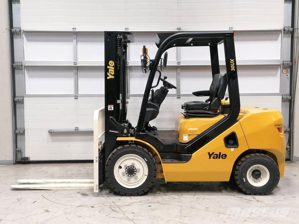 Yale GDP30UX Diesel trucks