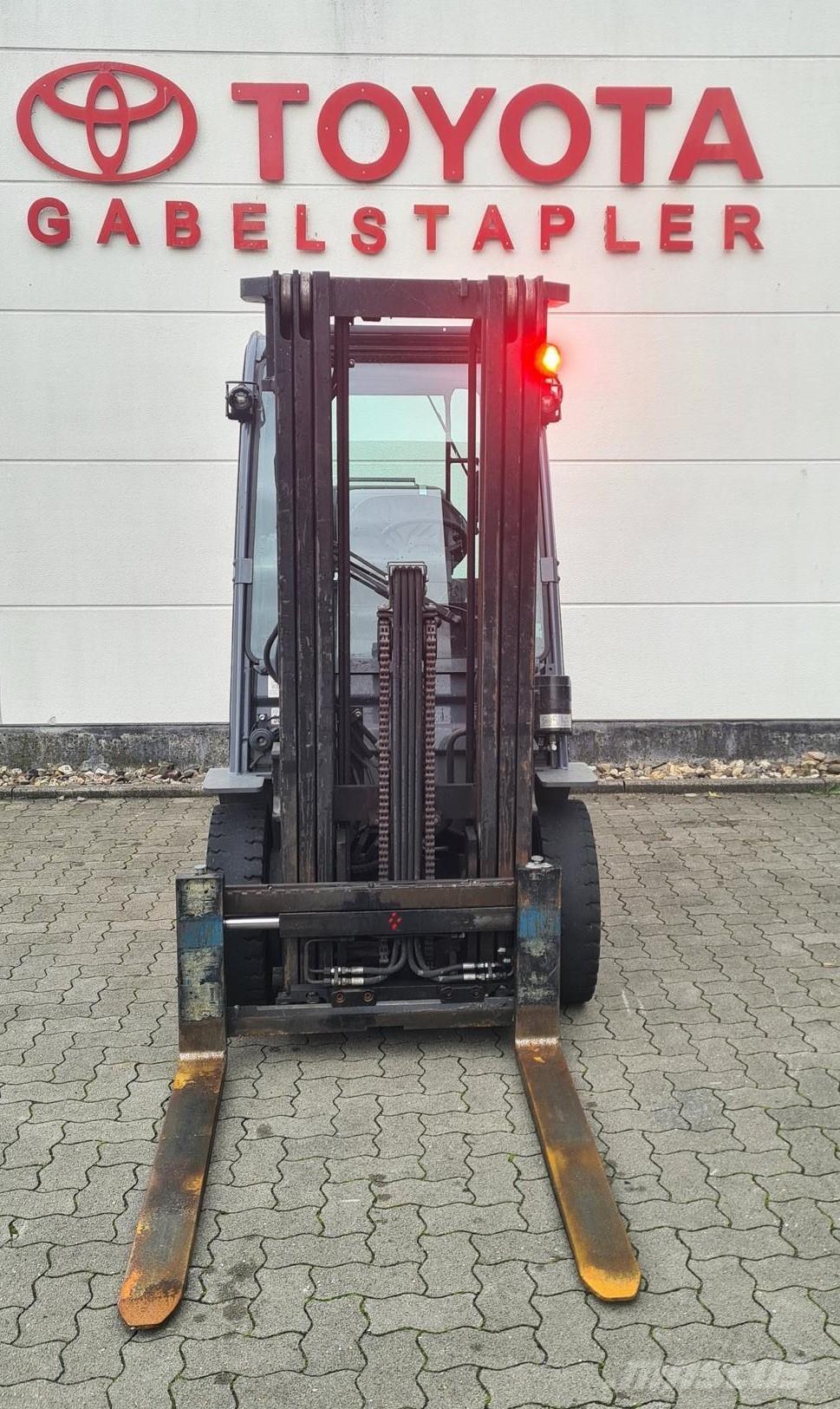 Toyota 02-8FGF25 LPG trucks