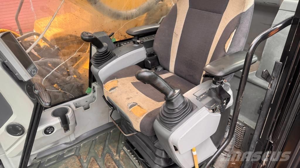 CAT 352 F Crawler excavators