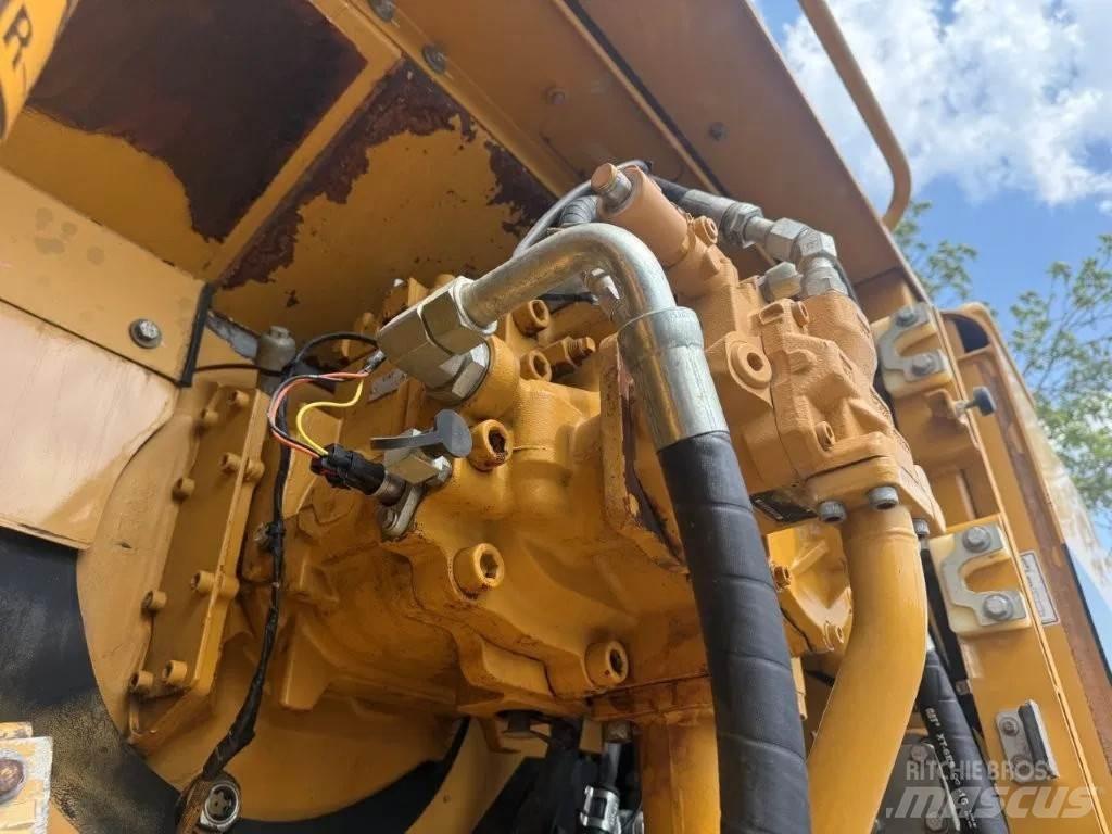 CAT 345DL Crawler excavators