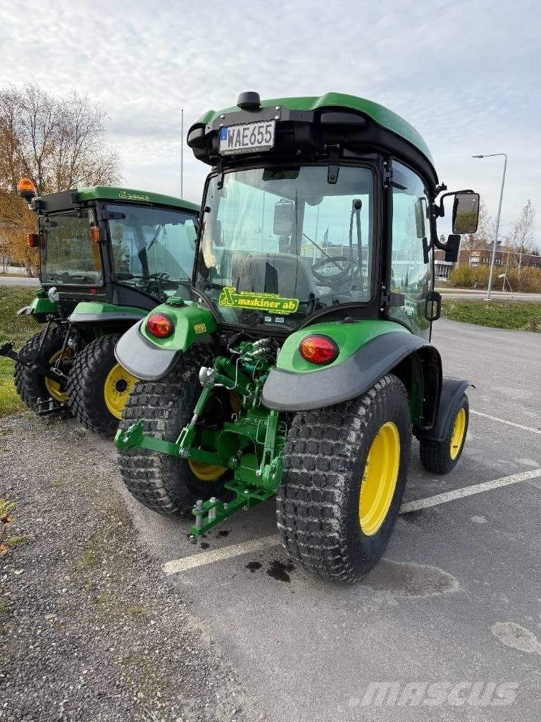 John Deere 3046 R Compact tractors