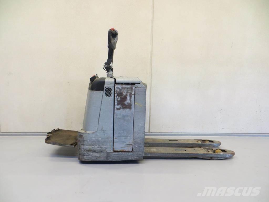 BT LPE240/8 Low lifter with platform