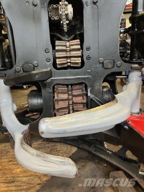 Komatsu C 124 Harvesters