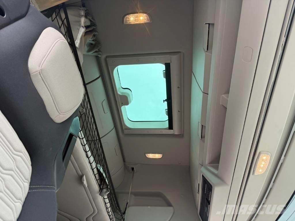Ford F-Max Tractor Units