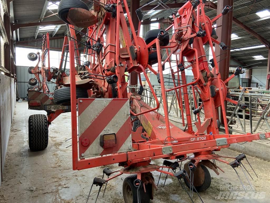Kuhn GF8702 Rakes and tedders