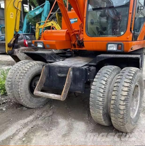 Doosan DH150W-7 Wheeled excavators