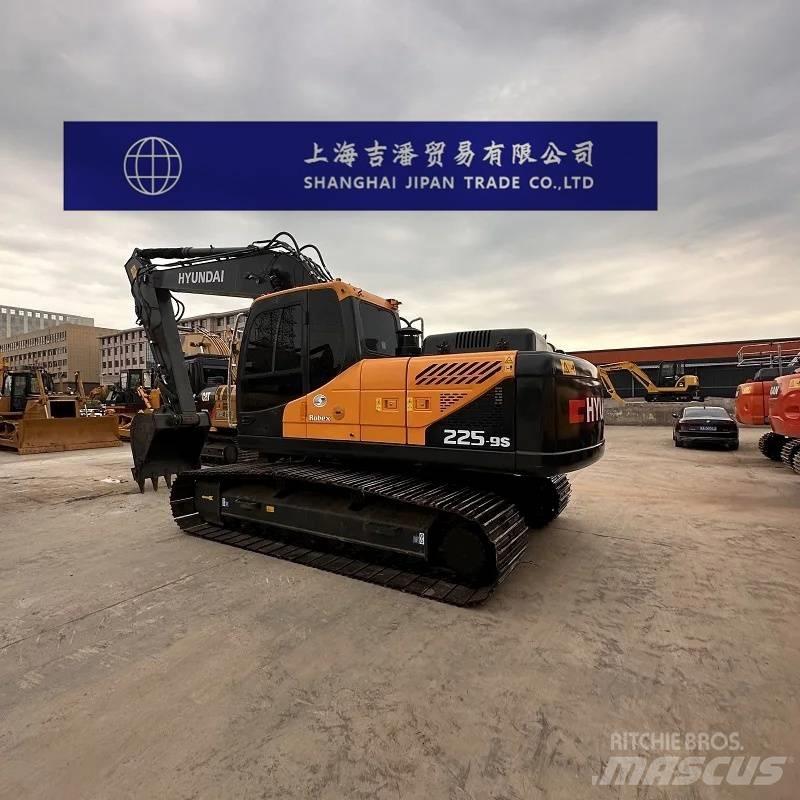 Hyundai R225 Crawler excavators
