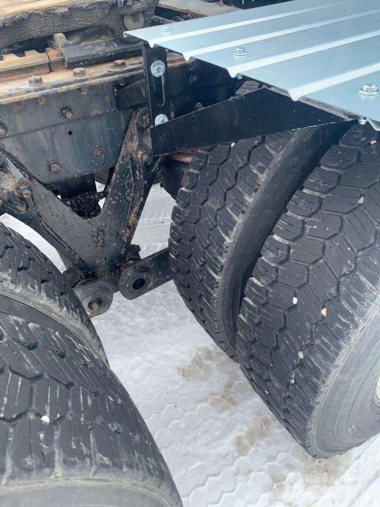 Kenworth T-880 Tractor Units
