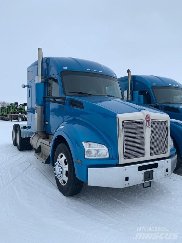 Kenworth T-880 Tractor Units