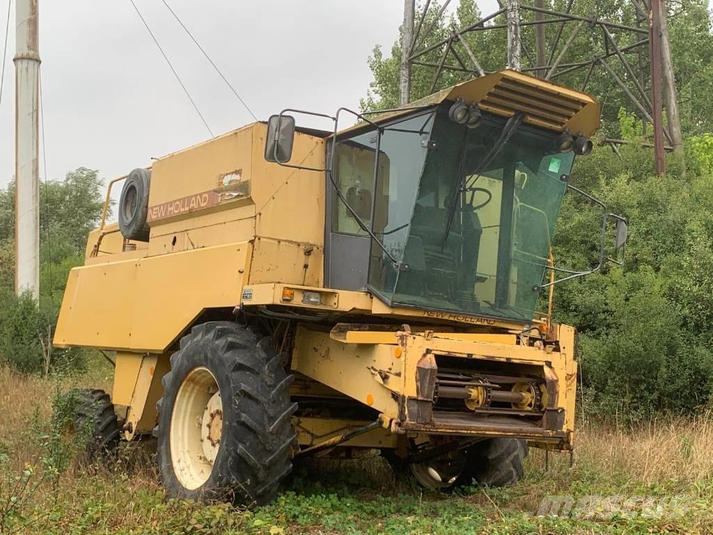 New Holland TX 32 Combine harvesters