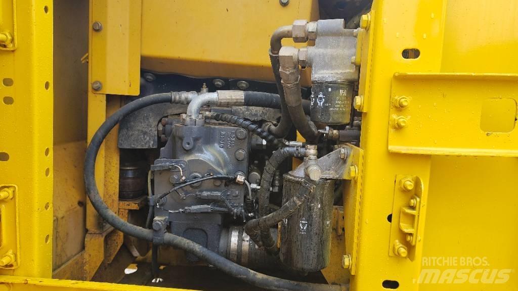 Komatsu PC130-7 Crawler excavators