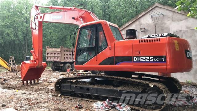 Doosan DH225 Crawler excavators