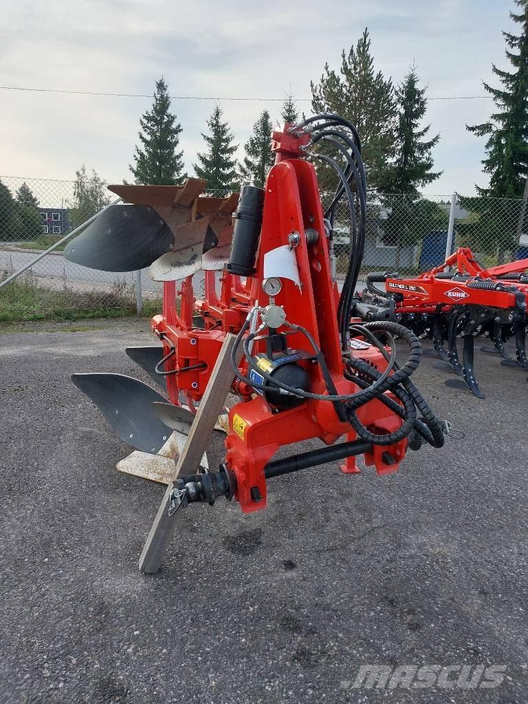 Kuhn Vari-Master 123 Reversible ploughs