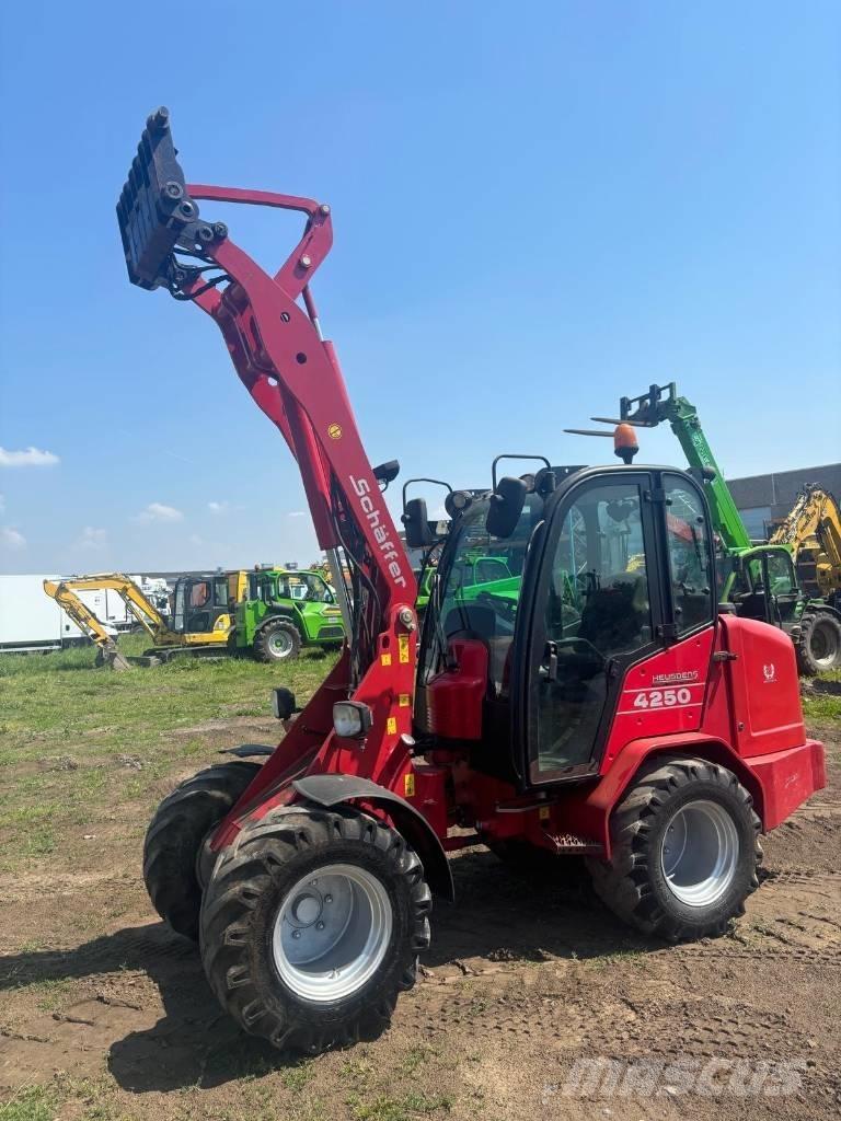 Schäffer 4250 Mini loaders