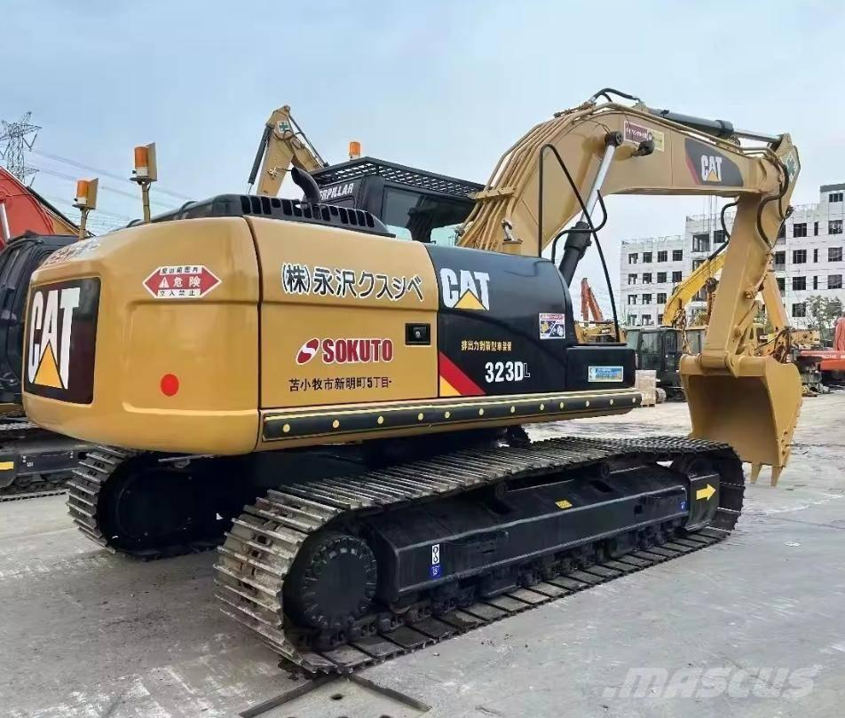 CAT 323 D L Crawler excavators