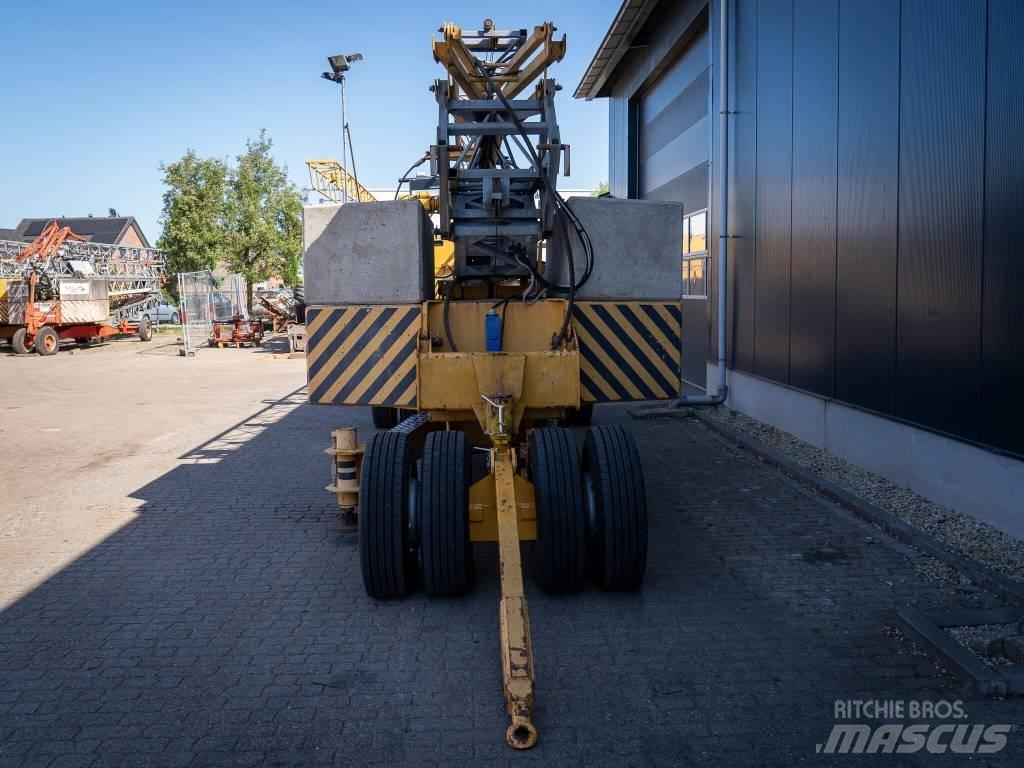 Potain GMH 519 Self erecting cranes
